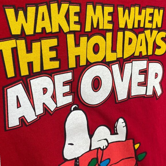 Peanuts Snoopy T-Shirt SM Red Dog House Christmas Lights Wake Me When Over Retro - Picture 10 of 11